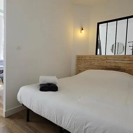Apartment Le Sauge - Centre-ville - Parking Prive Gratuit - Jardin